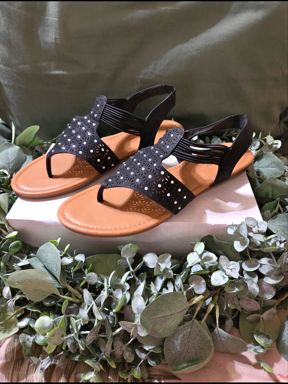 #700- Cloudwalkers By Avenue: Black Sandal Kimber Thong, Sz. 10W